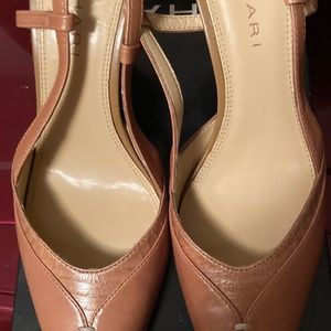 Tahari womens slingback pumps size 8